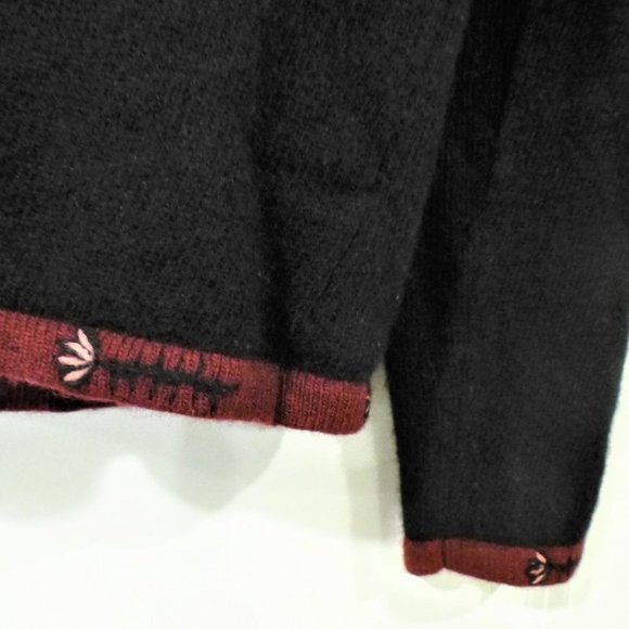 VINTAGE 1990's Lambswool Embroidered Cardigan - Picture 8 of 10